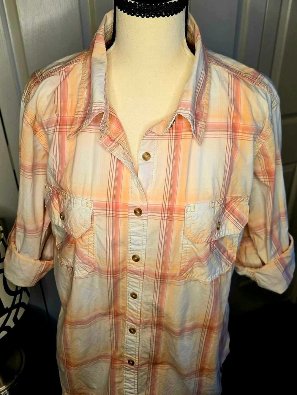 Carhartt Women's Plaid Button-Up Shirt - Peach/Coral & White - Size XL (16/18) - Picture 3 of 10